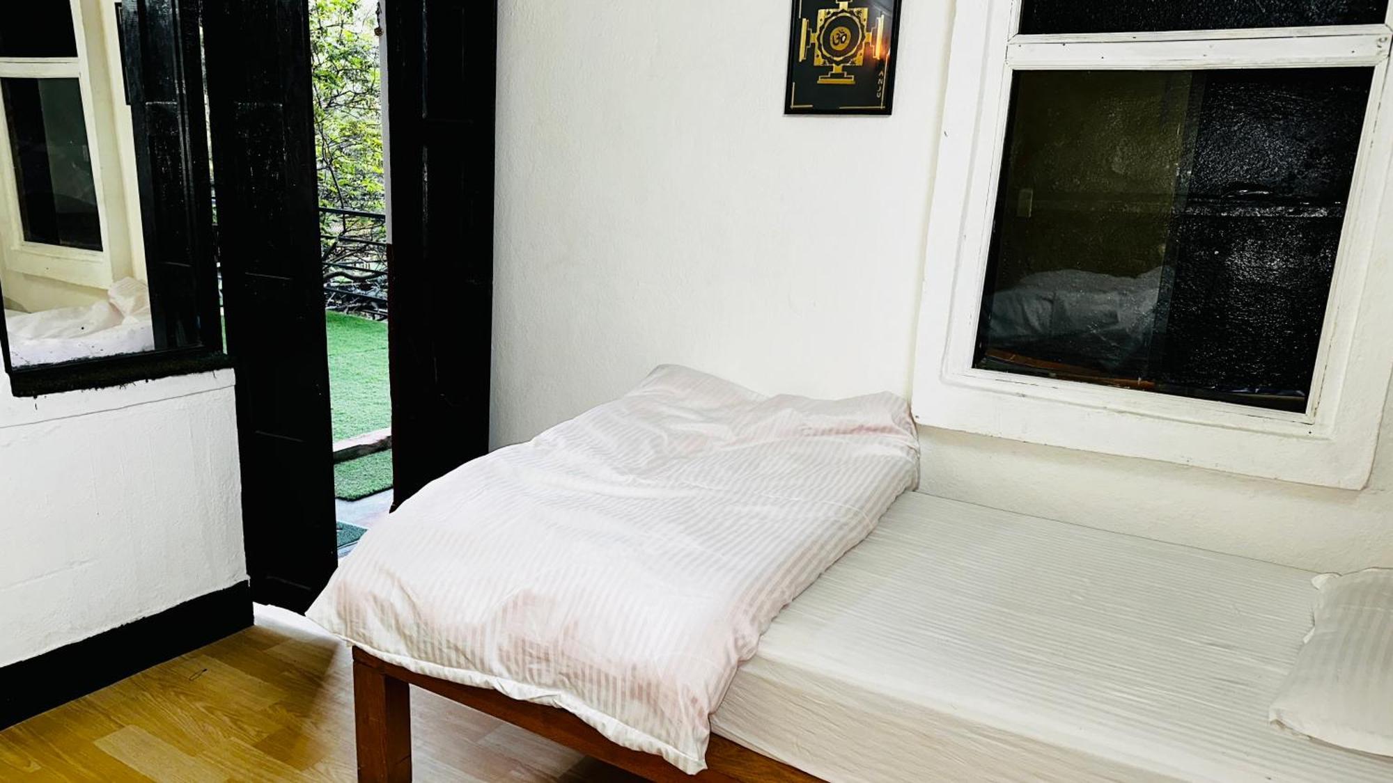 Institute Of Natural Medicine , Yoga & Therapy Home Kathmandu Exterior photo